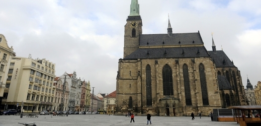 Chrám sv. Bartoloměje na náměstí Republiky v Plzni.