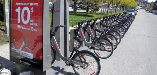 Bixi, systém sdílení bicyklů v kanadském Montrealu. Unikátní, ale zkrachoval.