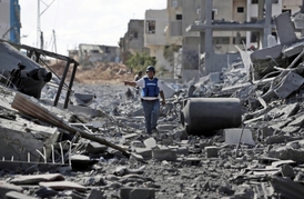 Poničené domy po útoku Izraelců v Bejt Hanúnu na severu Pásma Gazy.