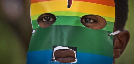 Protest gayů v Nairobi - solidarita s homosexuály v Ugandě.