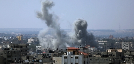 Nálet izraelské armády v Pásmu Gazy nepřežilo pět lidí.