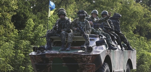Ukrajinským vojákům se prozatím nedaří dostat situaci pod kontrolu.
