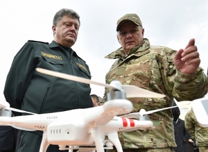Prezident Porošenko na vizitě u pohraničích jednotek.