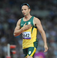 Oscar Pistorius se stal celebritou díky startům v závodech zdravých sportovců.