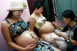 Těhotné Číňanky.