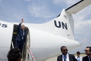 Šéf OSN přijíždí na další návštěvu Afriky.