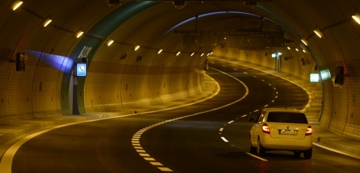 Tunel Blanka měl být původně zprovozněn v roce 2011.