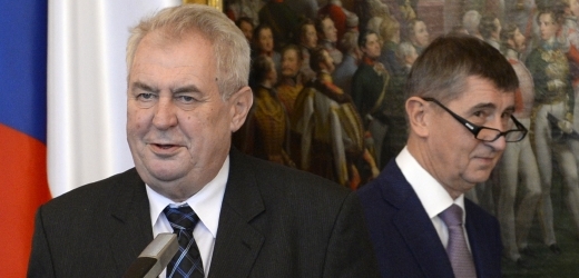 Prezident Miloš Zeman a ministr financí Andrej Babiš (vpravo).