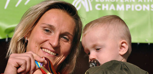 Barbora Špotáková v sezóně po mateřské dovolené získala na ME poslední zlatou medaili, která jí ve sbírce chyběla.
