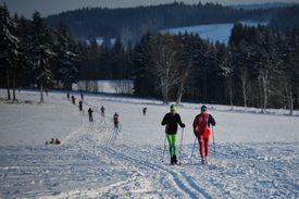 V Jizerských horách si přijsou na své nejen lyžaři, ale i běžkaři.