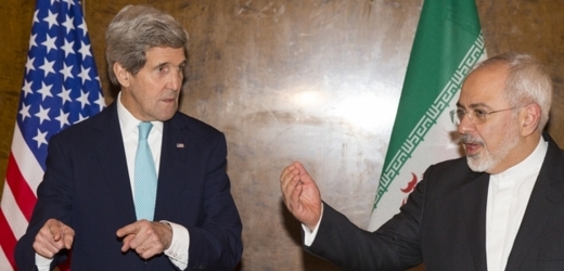 John Kerry a Džavád Zaríf ve švýcarském Montreuxu.