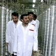 Jaderným programem si honil triko prezident Mahmúd Ahmadínežád. Je ale bomba skutečný cíl?