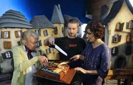 Režiséři Vlasta Pospíšilová (zleva), David Súkup a Kristina Dufková v pražském studiu Anima.