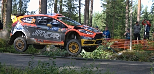 Martin Prokop zahájil Finskou rallye sedmým místem. Diváckou erzetu vyhrál Ogier.