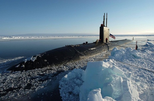 Americká ponorka USS Hampton na severním pólu.