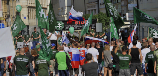 Protest příznivců Lidové strany Naše Slovensko proti přijímání uprchlíků v Trnavě.