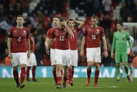 Čeští fotbalisté předvedli v londýnském Wembley ostudný výkon.