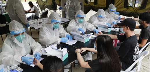 Testování na koronavirus na Filipínách.