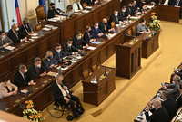 Prezident Miloš Zeman hovoří na schůzi Poslanecké sněmovny k úvodnímu kolu projednávání návrhu státního rozpočtu na letošní rok a k harmonogramu jeho dalšího schvalování, 18. února 2022 v Praze.